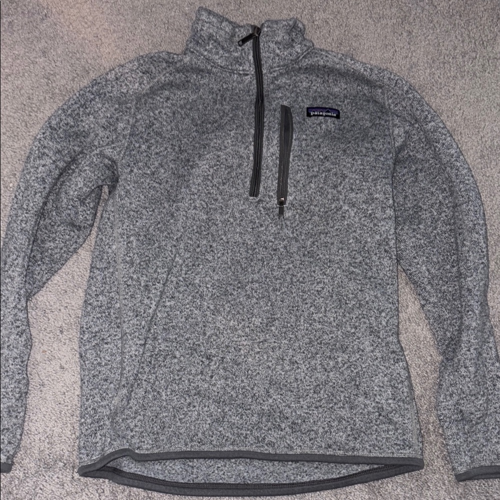 Patagonia size small. Men’s zip up